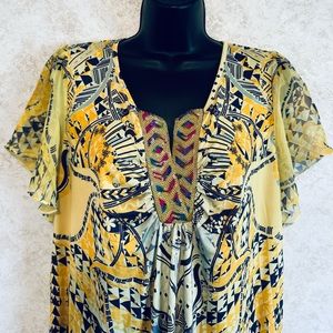 Live and Let Live Woman's Pull Over Size 2X Embellished V Neck Yellow Geometric